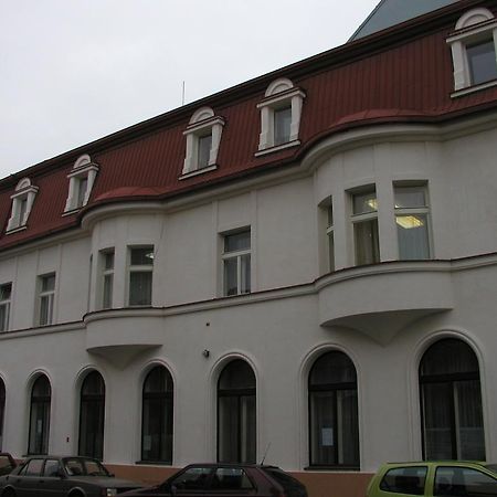 Hotel Mrazek باردوبيتسه المظهر الخارجي الصورة