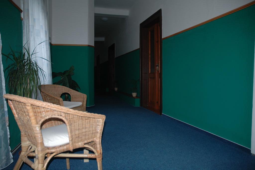 Hotel Mrazek باردوبيتسه المظهر الخارجي الصورة