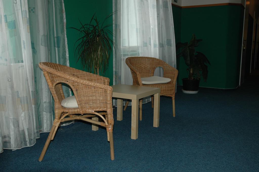 Hotel Mrazek باردوبيتسه المظهر الخارجي الصورة
